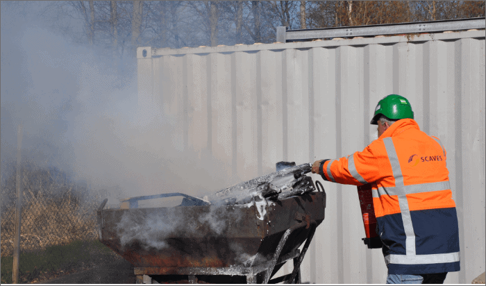 Instructeur brand blussen