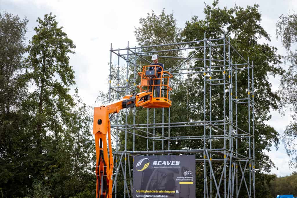 Hoogwerker gaat de lucht in